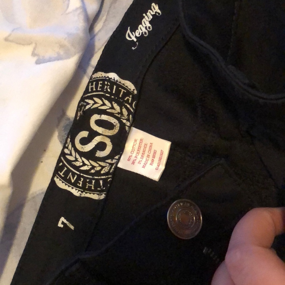 Too small - Picture 2 of 2